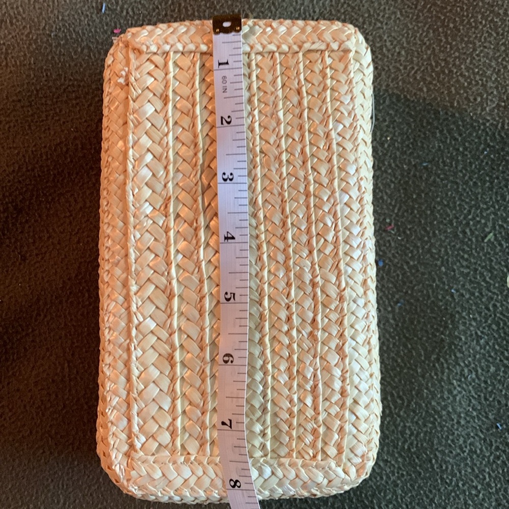 4 piece woven basket set. Large approx 15” x 9”. Small approx 5” x 8 1/2” - Picture 4 of 10
